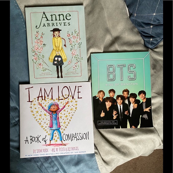 NWT Assorted pre-teen books NEVER READ - Picture 1 of 1